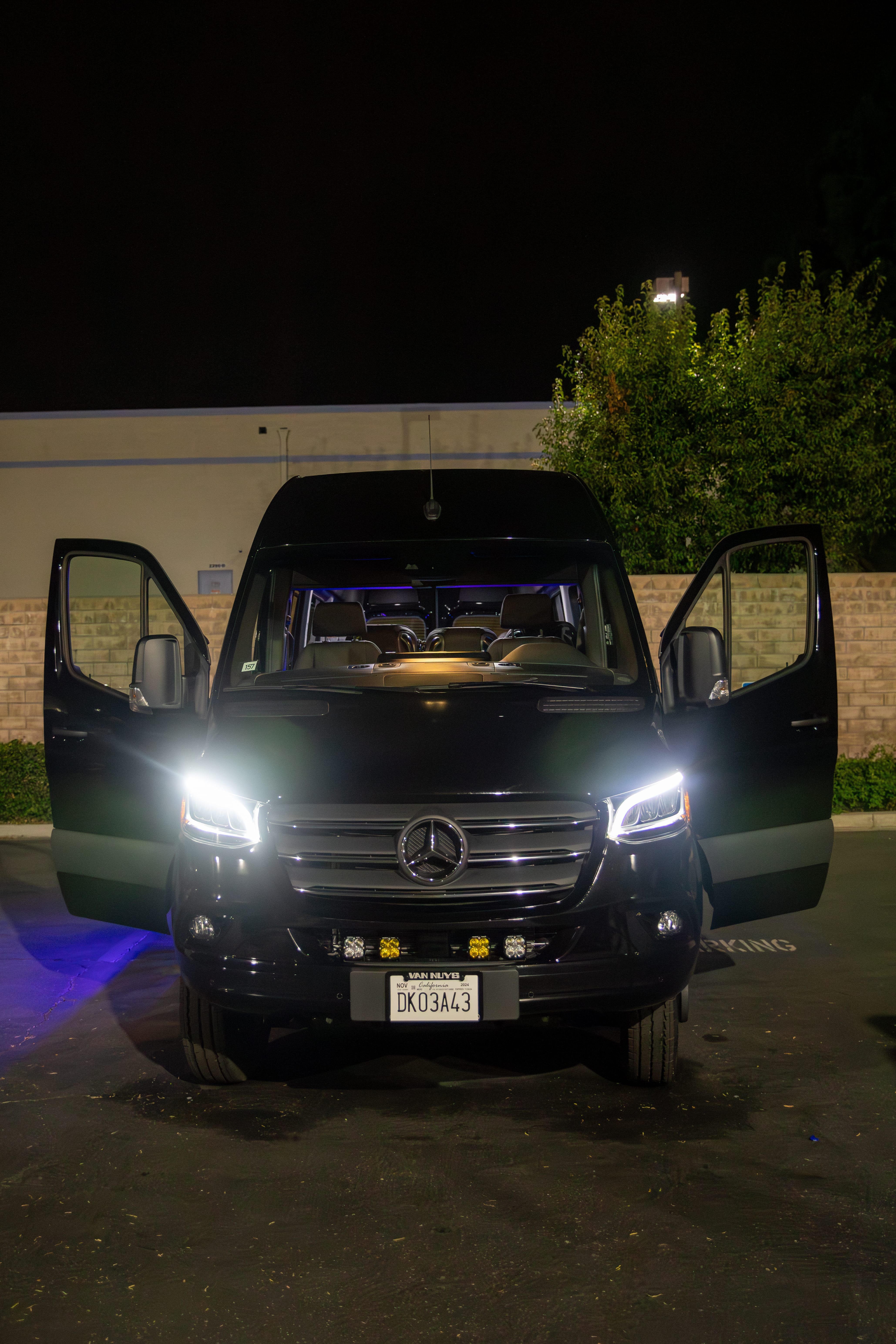 MERCEDEZ-BENZ SPRINTER 3500 AWD 14 PASSENGER Image 45